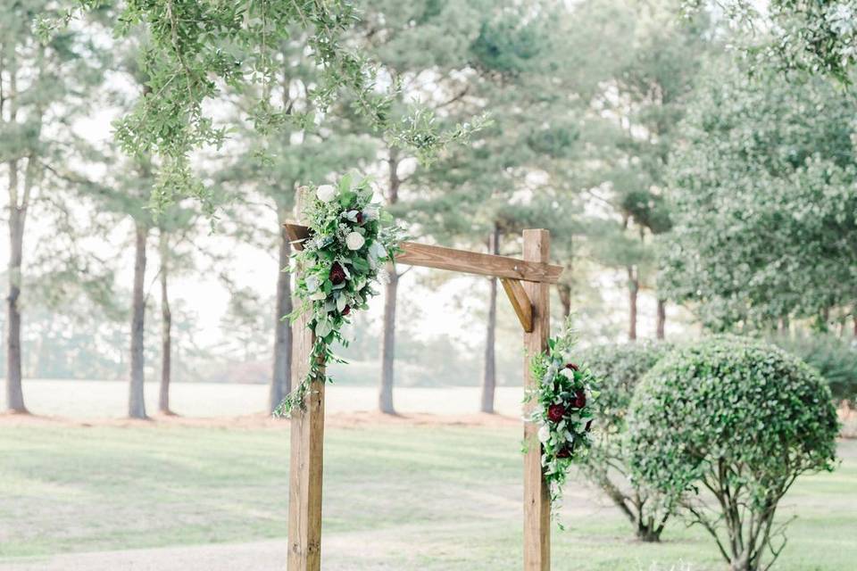 Outdoor wedding arch