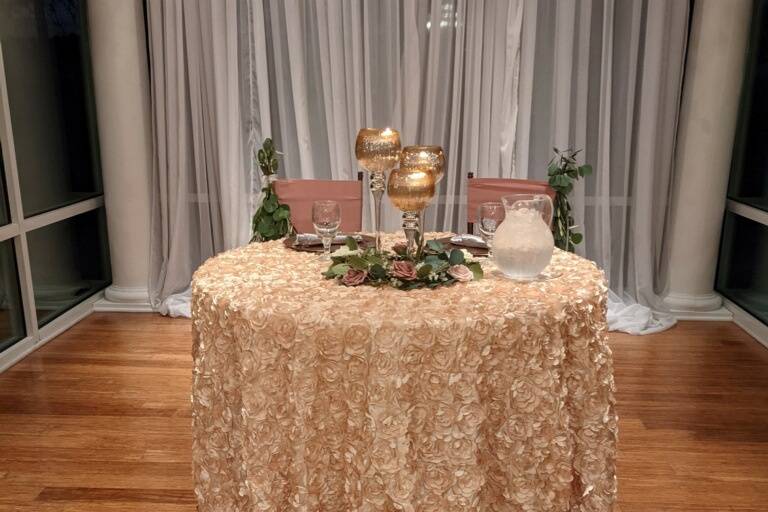 Sweetheart table