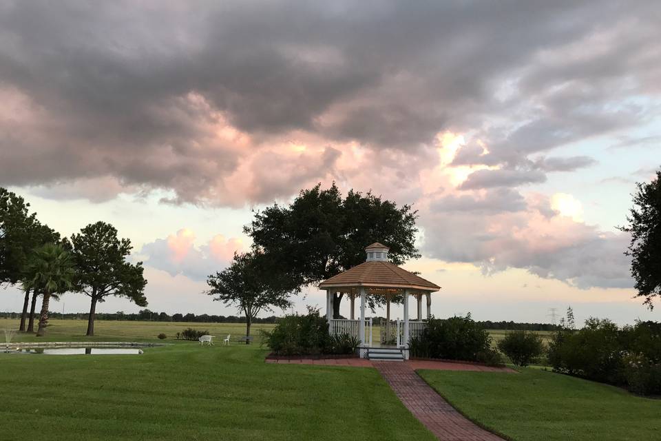 Outdoor wedding chairs setup