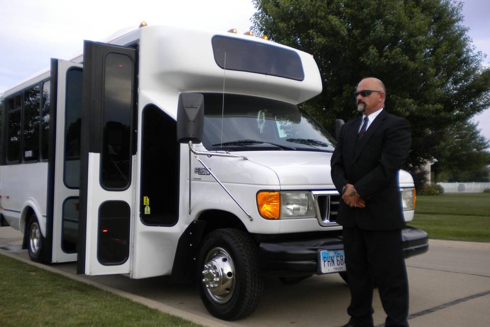 Showtime Limousine and Transportation Services