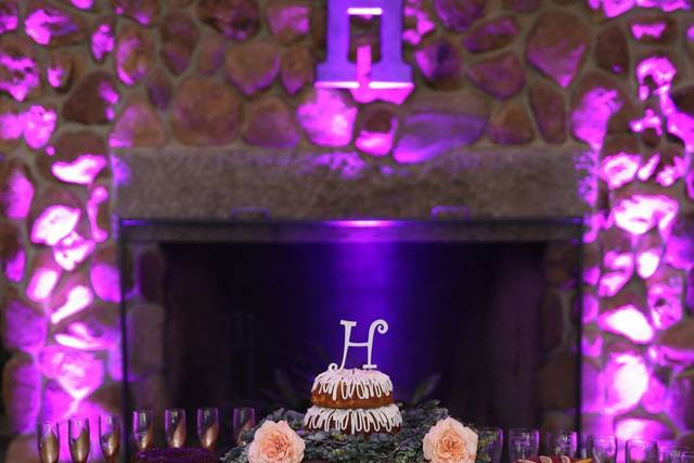 Cake table