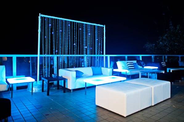 3E Exquisite Events & Entertainment Lounge Lighting setup for Aimee & Jarrod Carrol at the Malibu West Beach Club