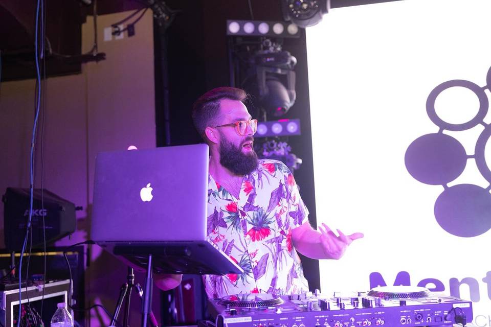DJ Winston T