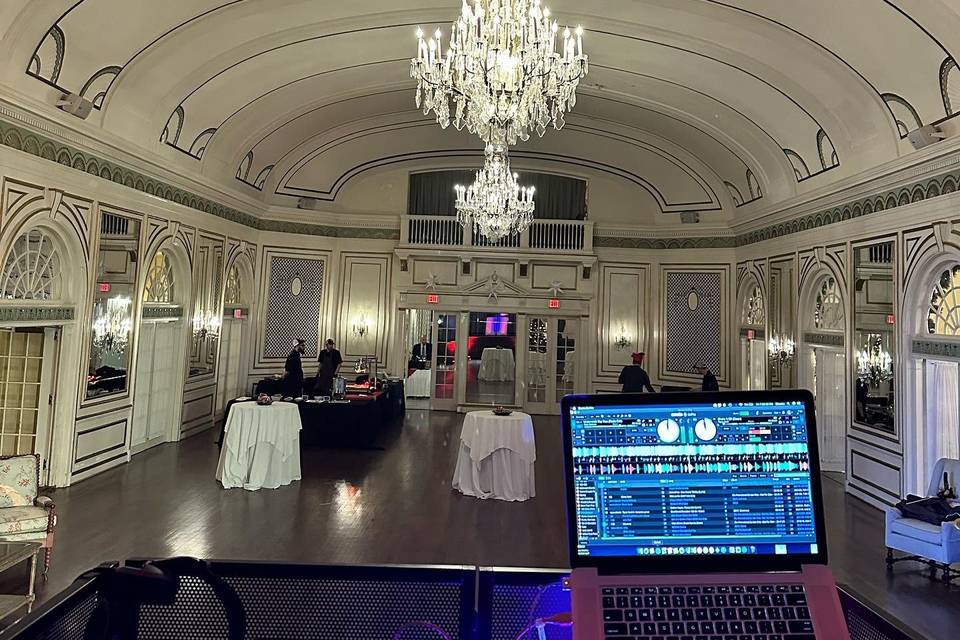 DJ Winston T