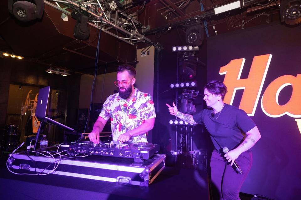 DJ Winston T