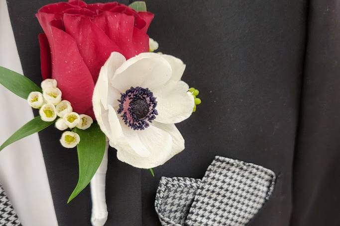 Officiants Boutonniere