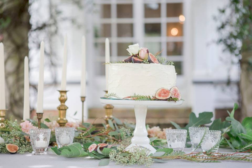 Milk White Cake Stand