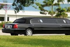 9 passenger Lincoln town car stretch