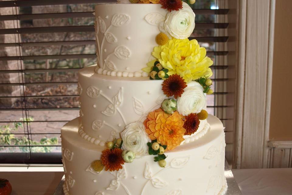 Wedding Cake by FlourGirl Patissier - Crystal & Lance