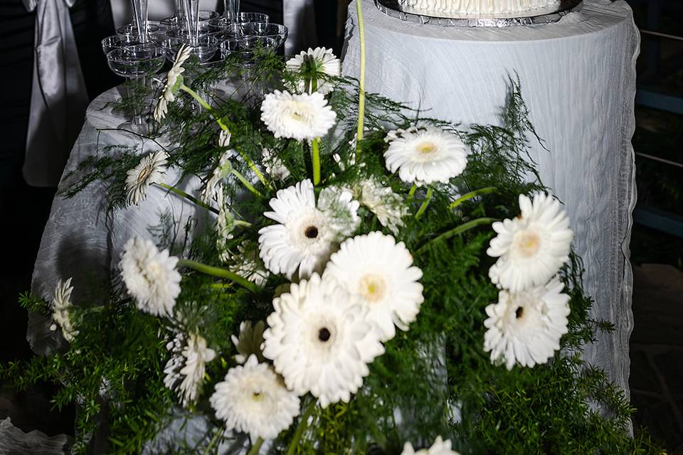 Cake and flowers