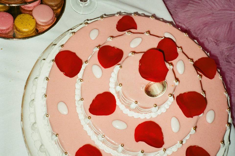 Cake cutting