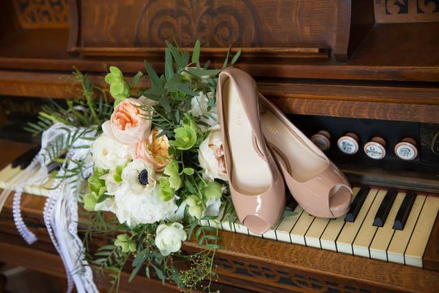 Bouquet, shoes, and piano