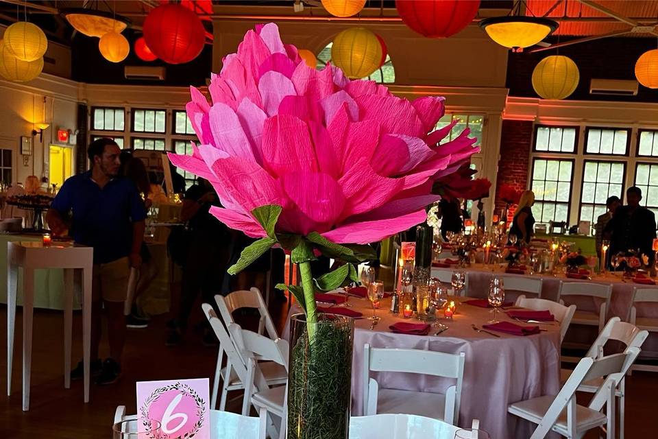 Dramatic centerpiece