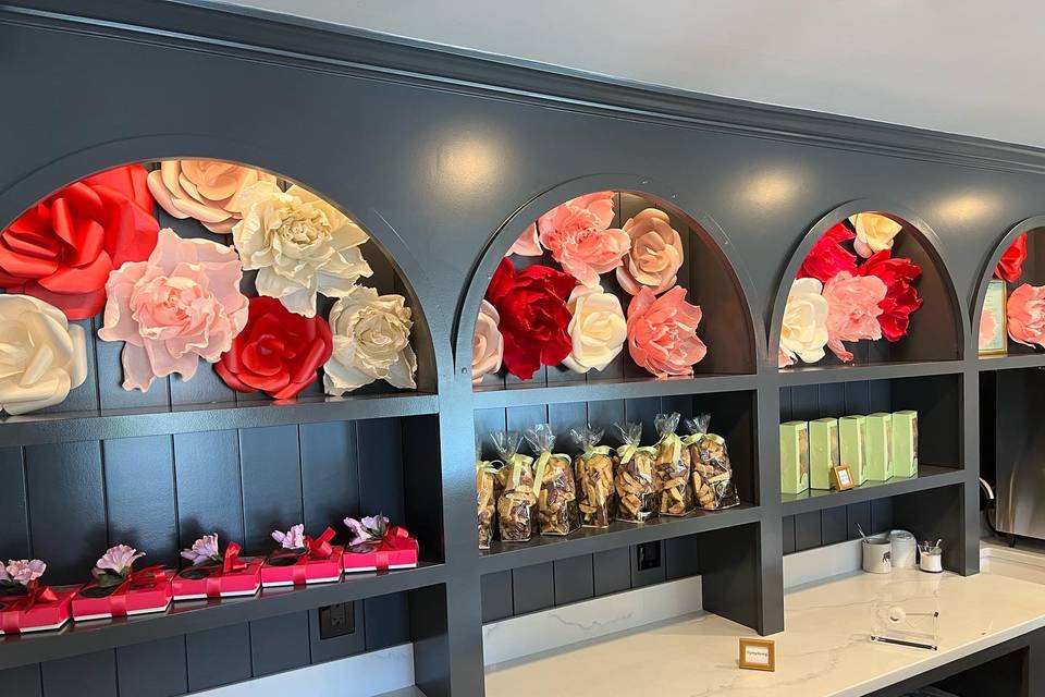 Paper Wrapped Flower Bouquets In Houston — Casa De Flores Design- As Seen  On HBOMax's Full Bloom Houston Florist