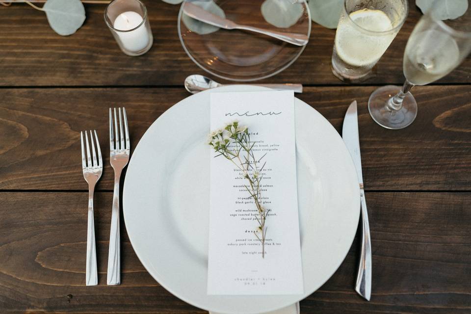 Simple, Organic Place Setting