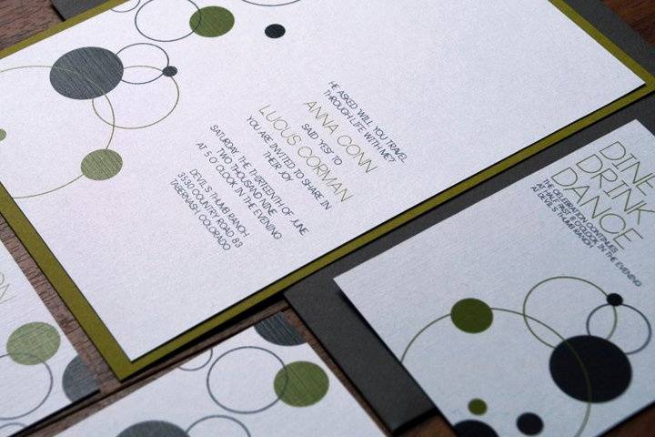 Modern Circle Invitation Suite