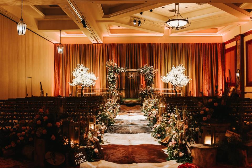 Luxury Western Ceremony Aisle