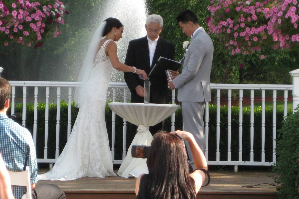 Wedding by the fountain