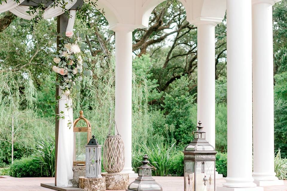 Ceremony Decor