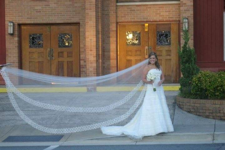 Floor-length veil