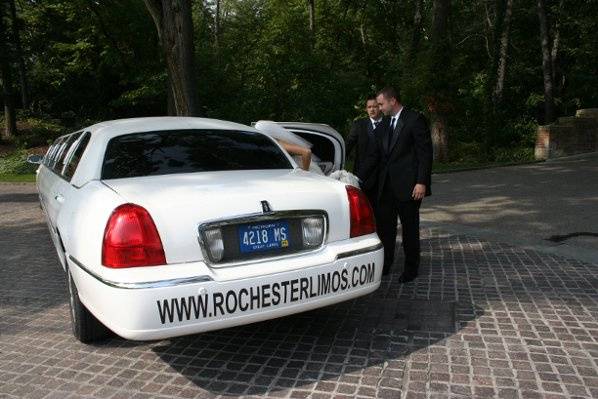 ROCHESTER LIMOUSINE LLC