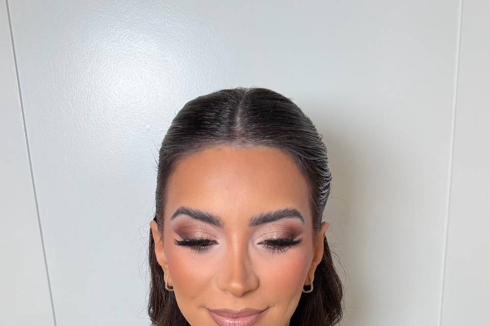 Soft smoky eyes, fluttery