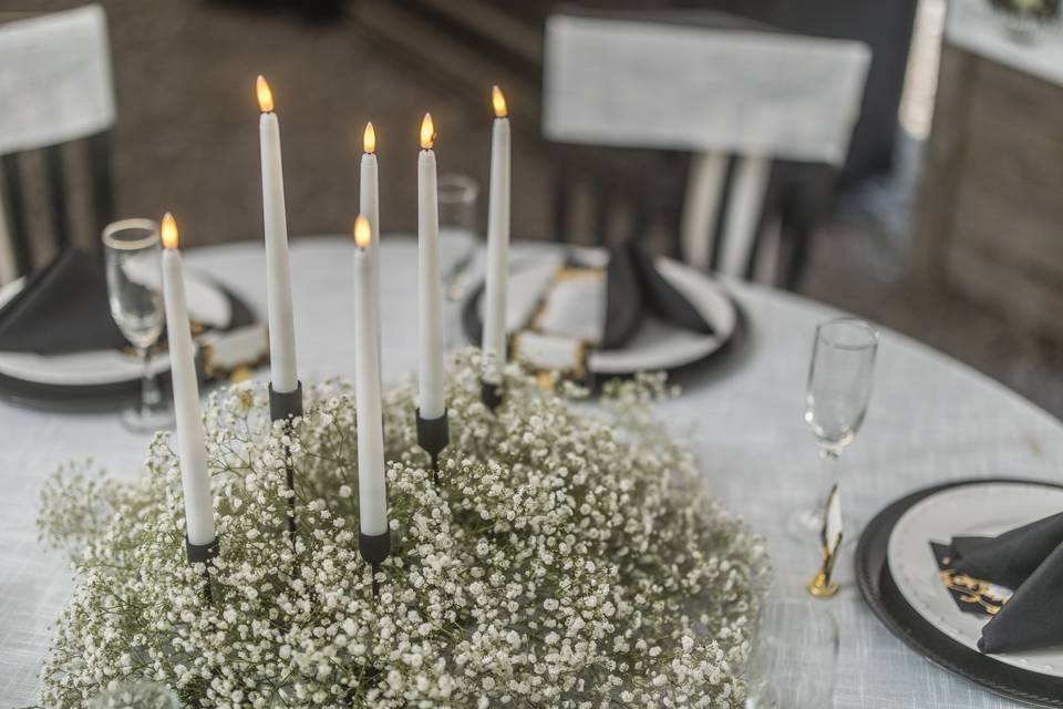 Table setting- black & white