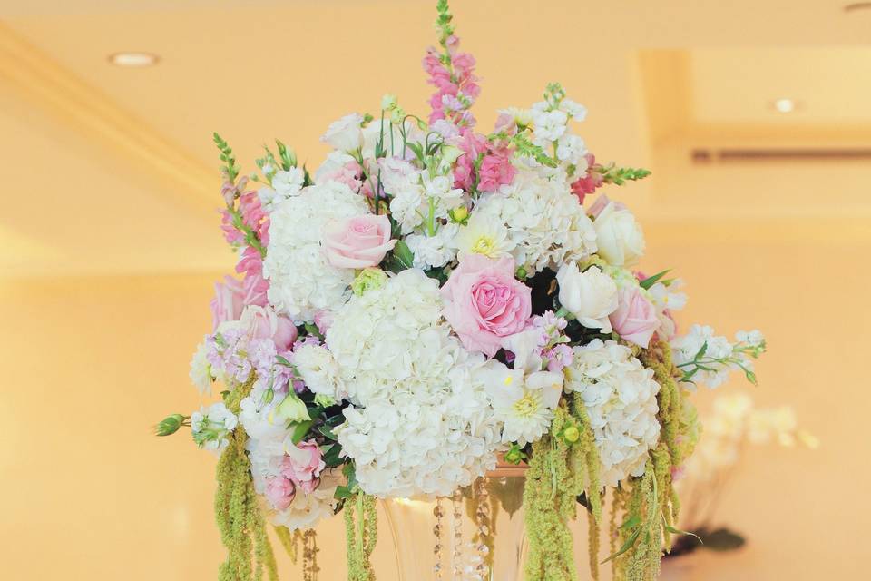 Raised floral centerpiece and place cards