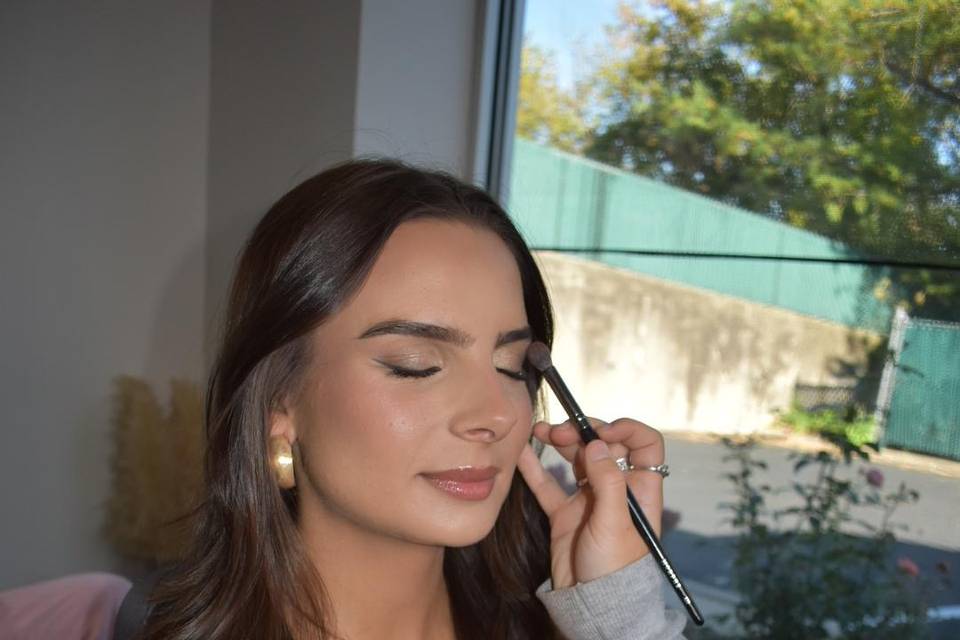 Jianna doing Makeup