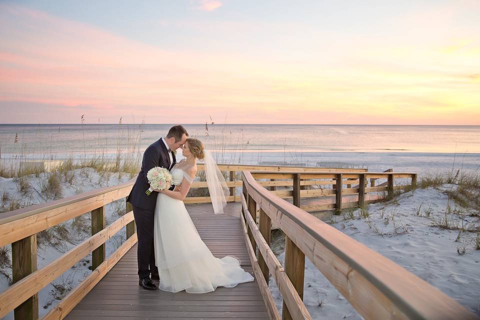 Kissing on the walkway