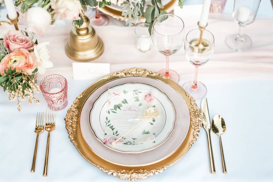 Gold cutlery and table setting