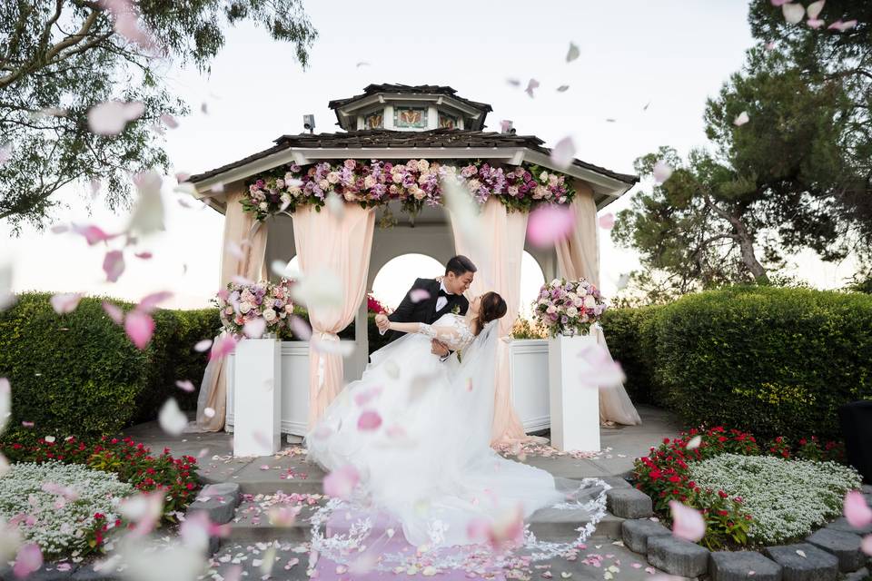 Couple Photo at Arch