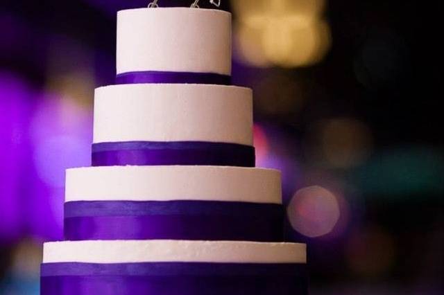 White and violet wedding cake