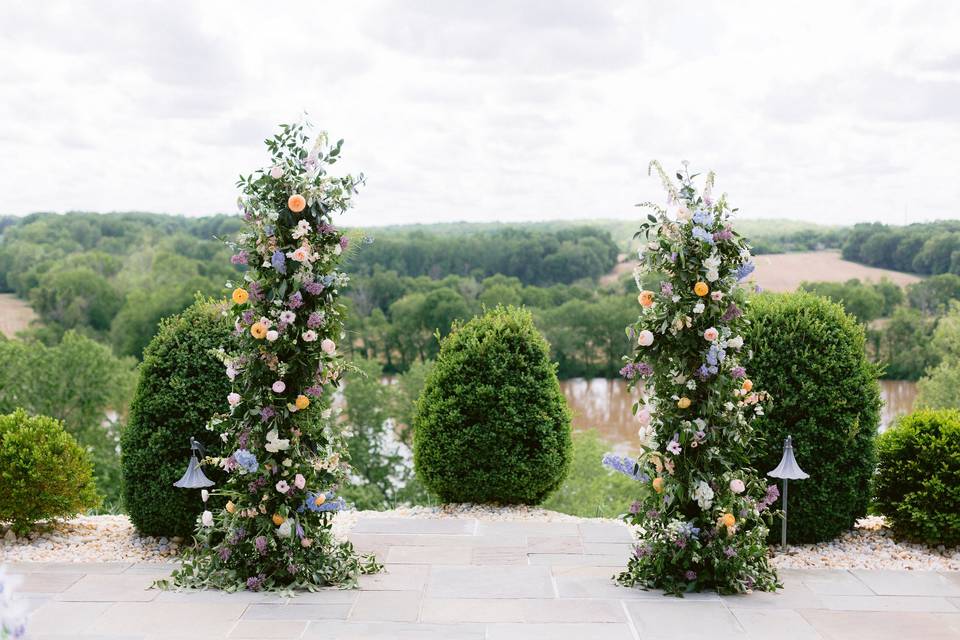 Deconstructed ceremony arch