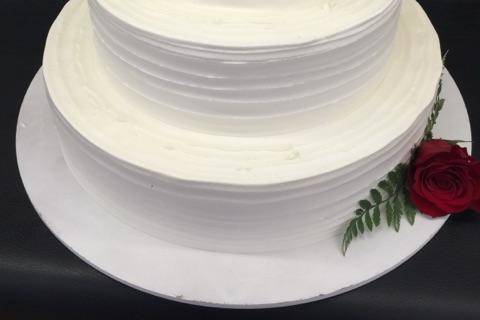 Classic and clean cake design