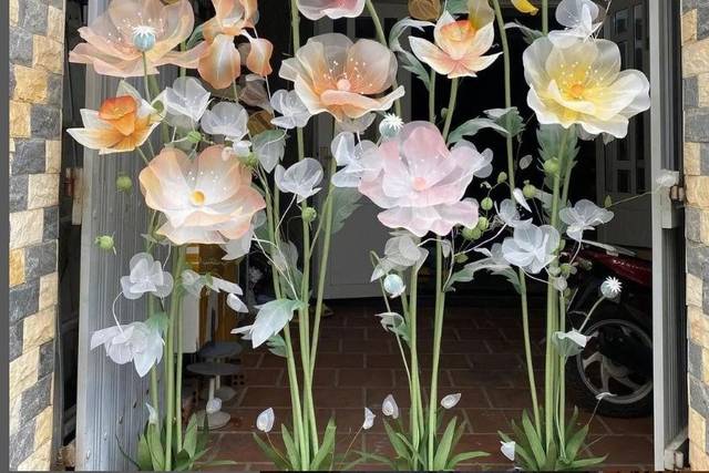 Giant Flower Inspo Pics