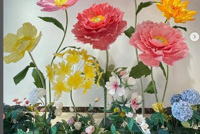 Giant Flower Inspo Pics