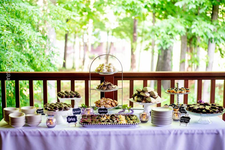 Buffet table set-up