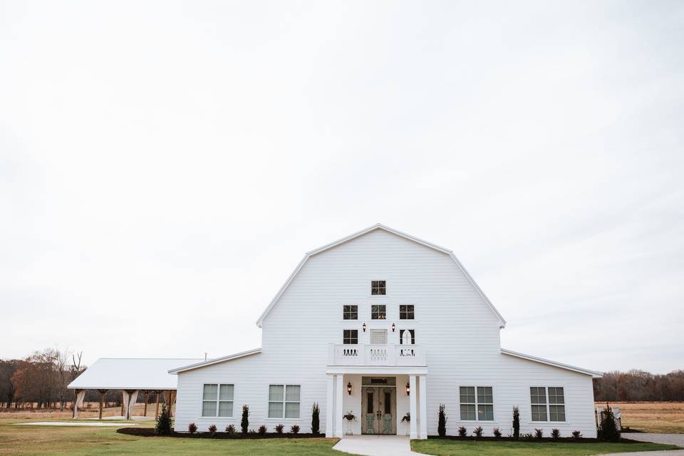 Exterior view of Harvest Hollow Venue and Farm