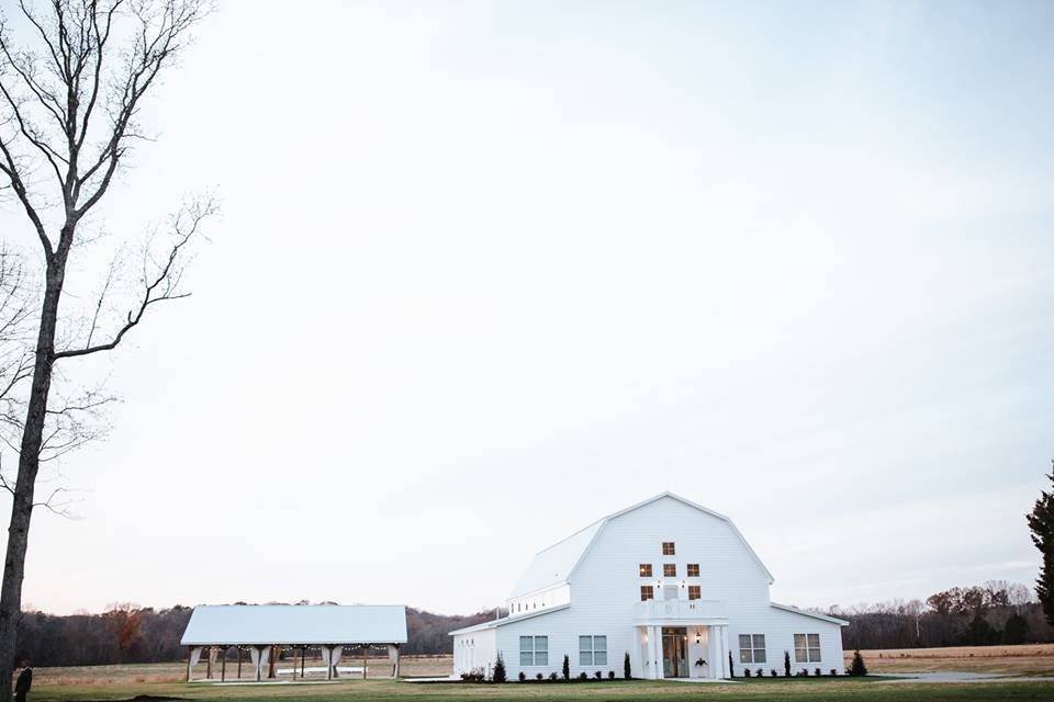 Exterior view of Harvest Hollow Venue and Farm