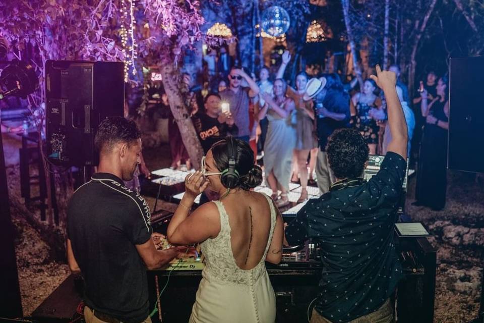 More tha 500 weddings