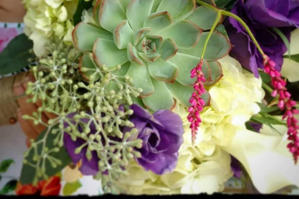 Succulent && floral bridal