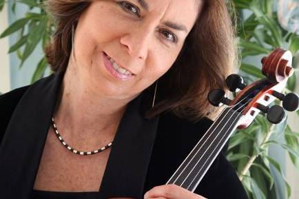 Carol Briselli, viola