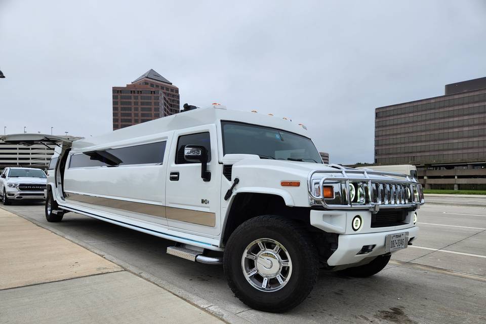 Hummer stretch Limousine