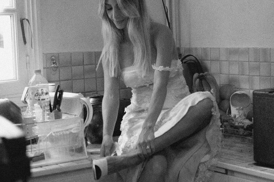 Bride in the kitchen, NYC phot
