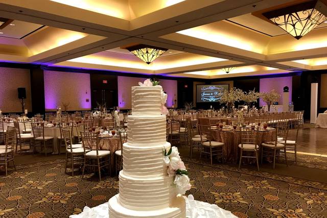 Pin lighting for cake