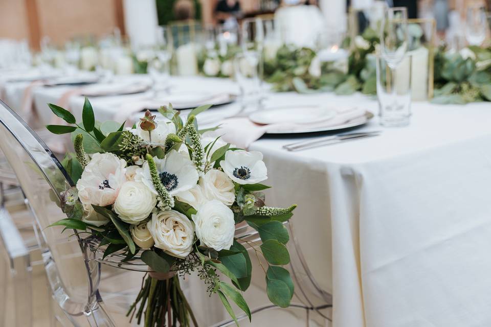 Simple white bouquet