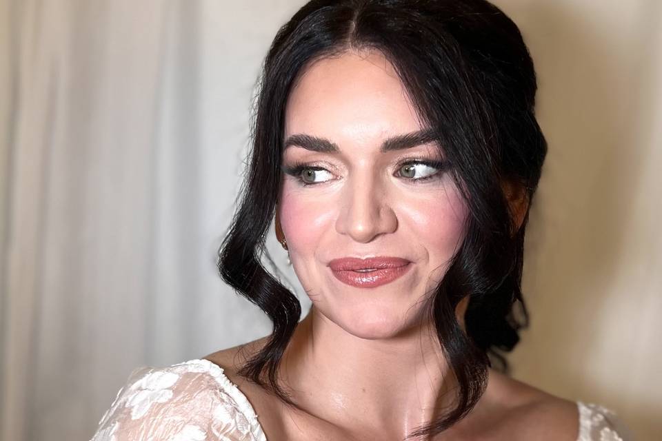 Ashlee - classic soft glam