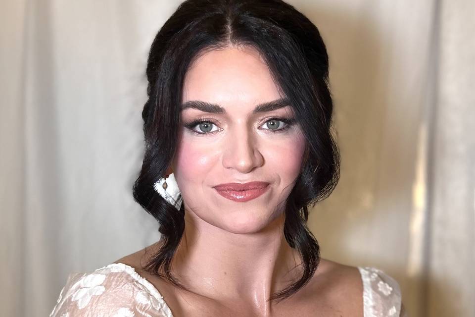 Ashlee - classic soft glam