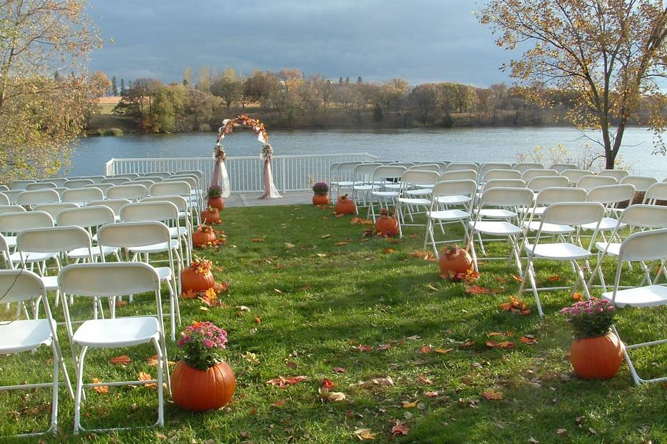 Fall wedding setup